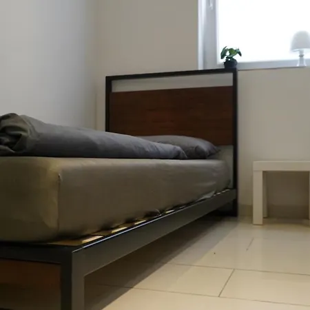 Mk 2 Wifi - Kostenlose Parkplaetze - In 5 Minuten In Der Stadt Apartment