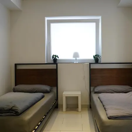Mk 2 Wifi - Kostenlose Parkplaetze - In 5 Minuten In Der Stadt Apartment *